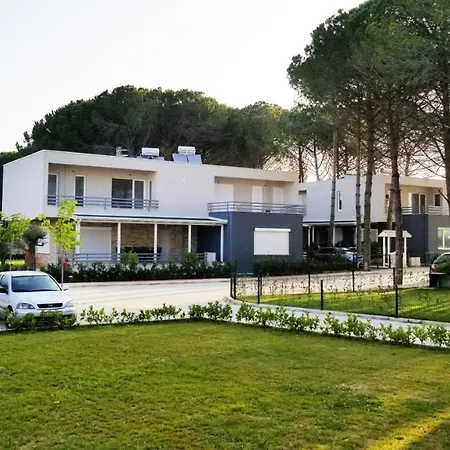 Apartamento Reina With Private Garden At Lura 2, Gjiri Lalzit Fushe-Drac